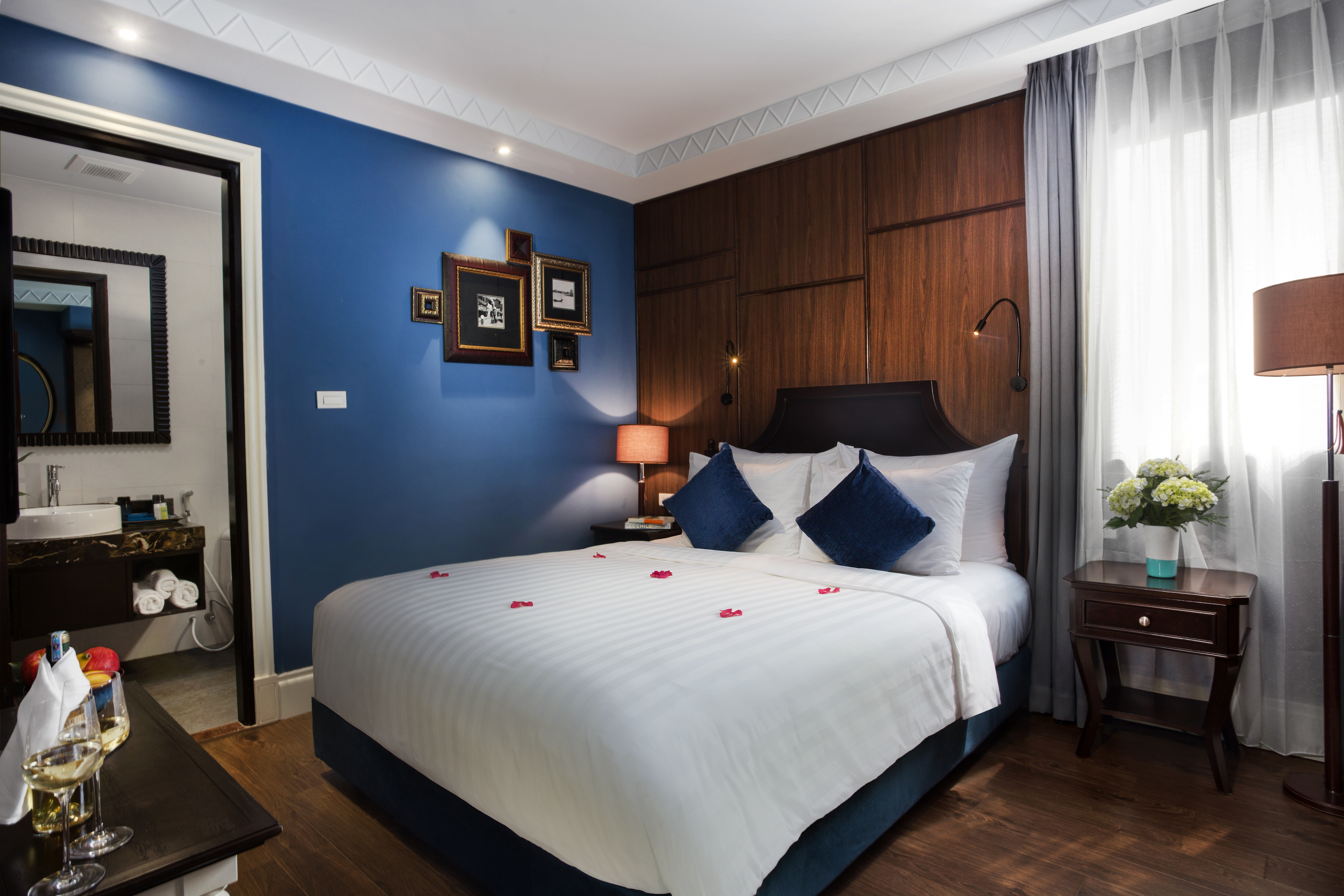Collection, 2 Double Beds, Exterior Wing