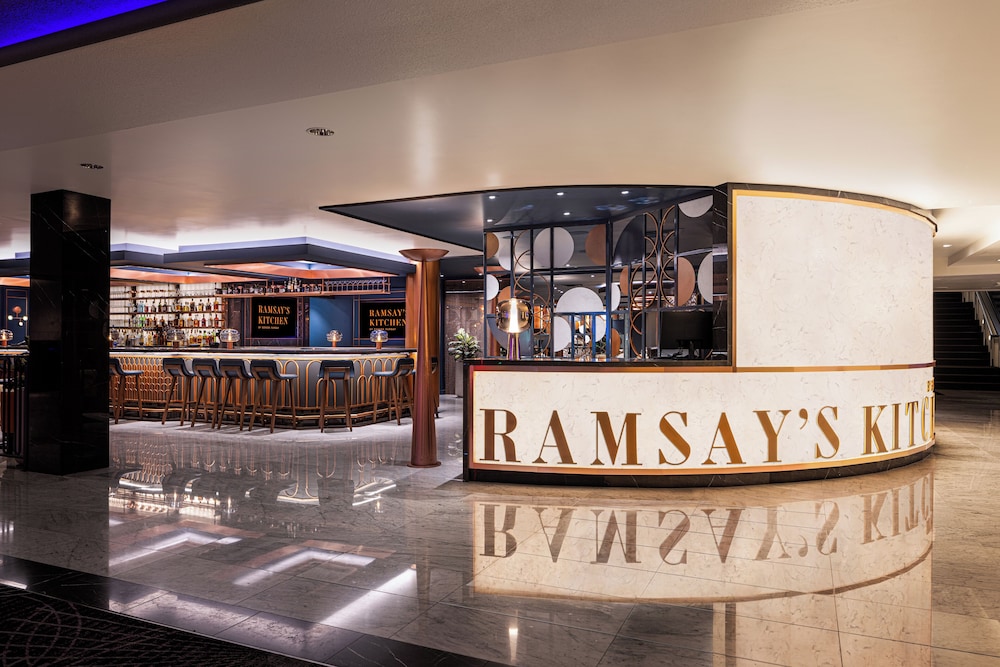 Harrah's Las Vegas - A Caesars Rewards Destination 8/66