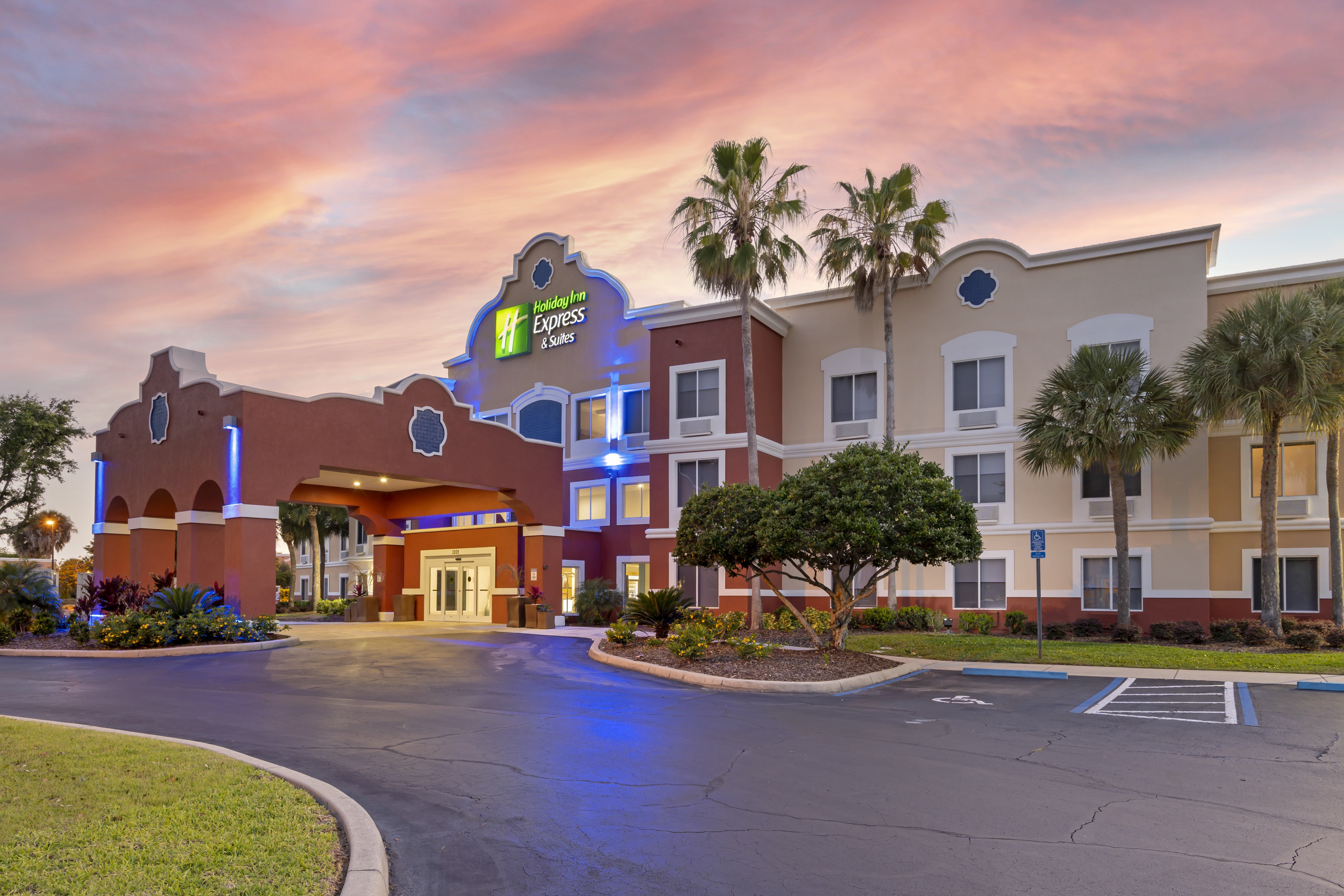 Holiday Inn Express Hotel Suites the Villages 65/73