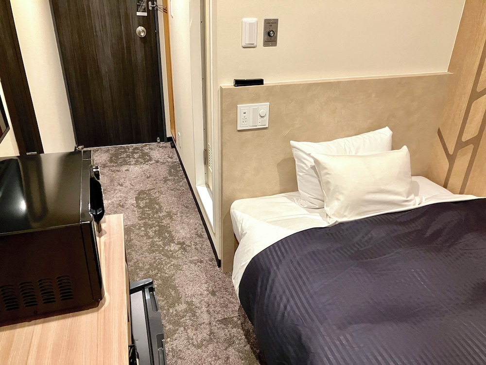 Hotel Livemax BUDGET miharaekimae 22/50