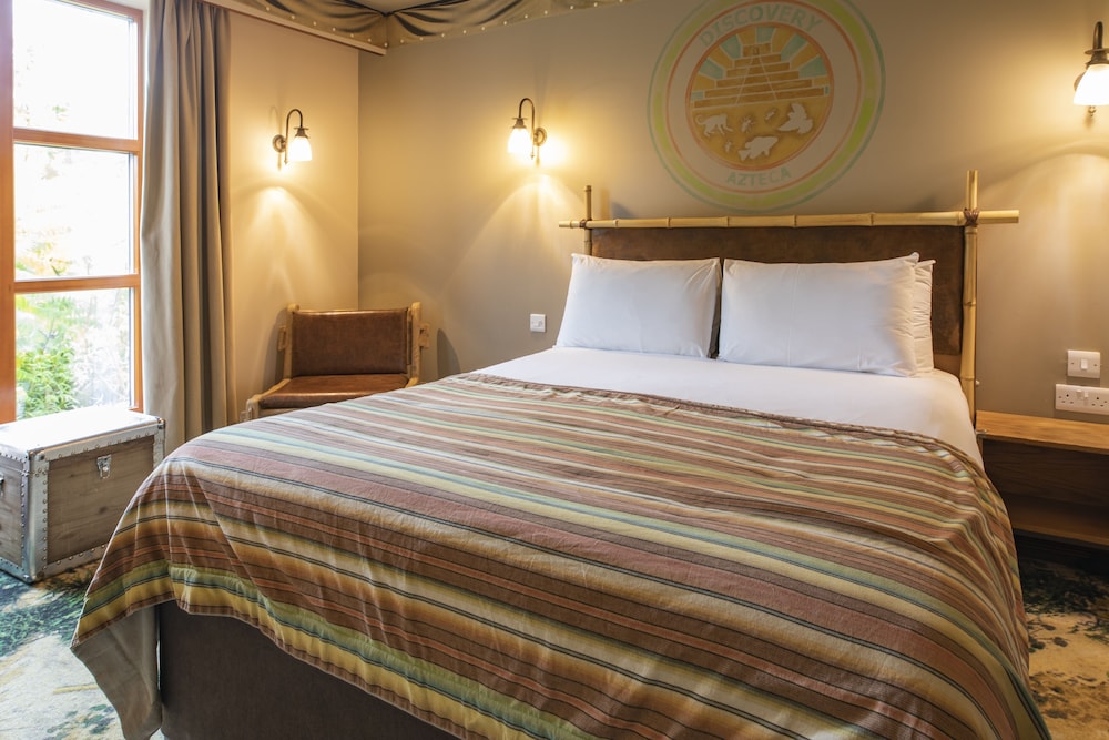 Chessington Resort Hotels 46/90