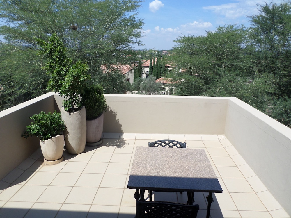 The Links Corporate Guest House 30/50