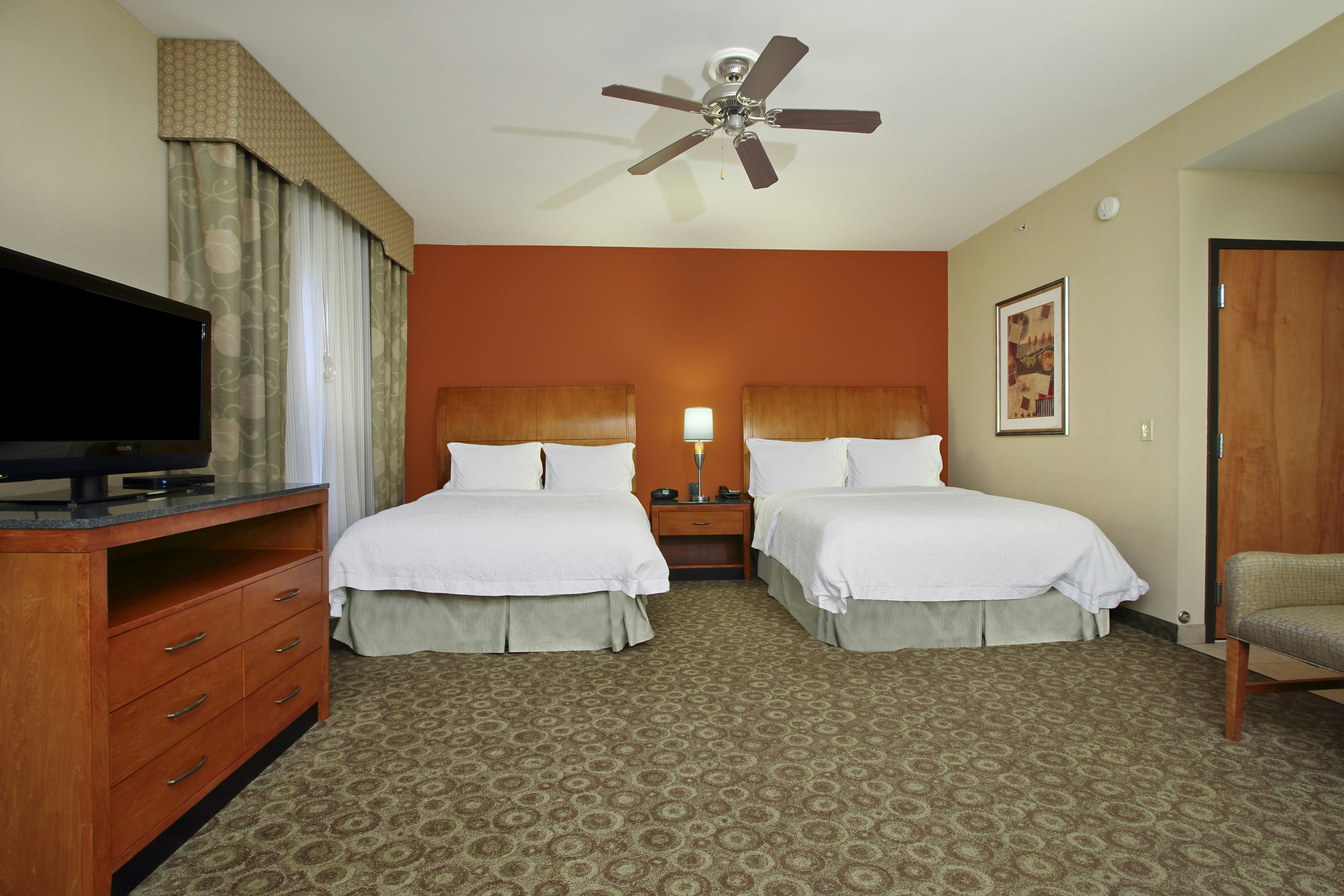 Suite, 2 Queen Beds, Accessible