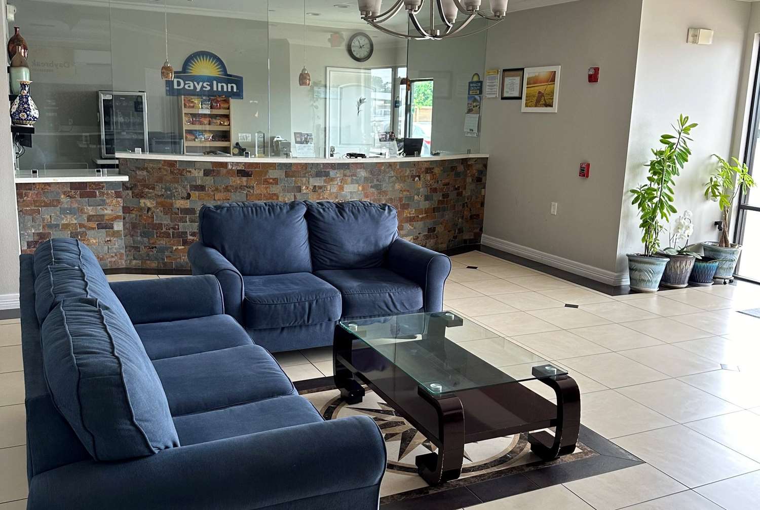 Days Inn By Wyndham Humble/Houston Intercontinental Airport 22/33