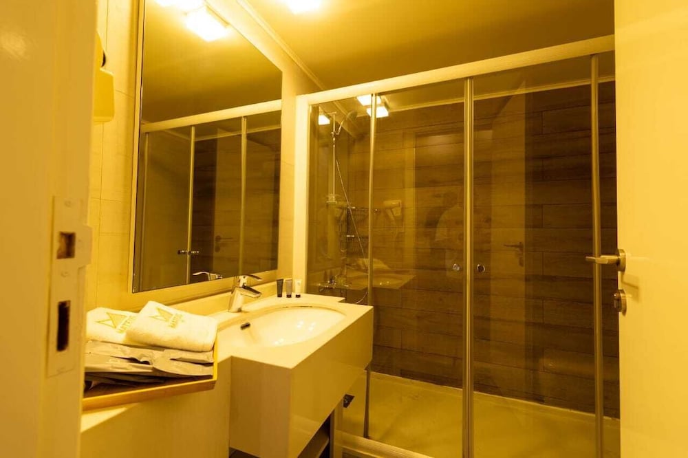 Mateus Boutique Hotel - Lebanon 40/40