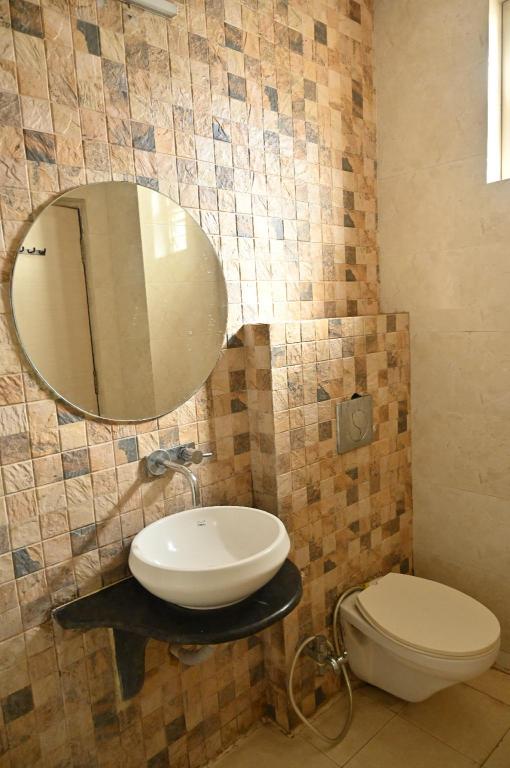 Oyo 3465 Hotel Pearl 48/50