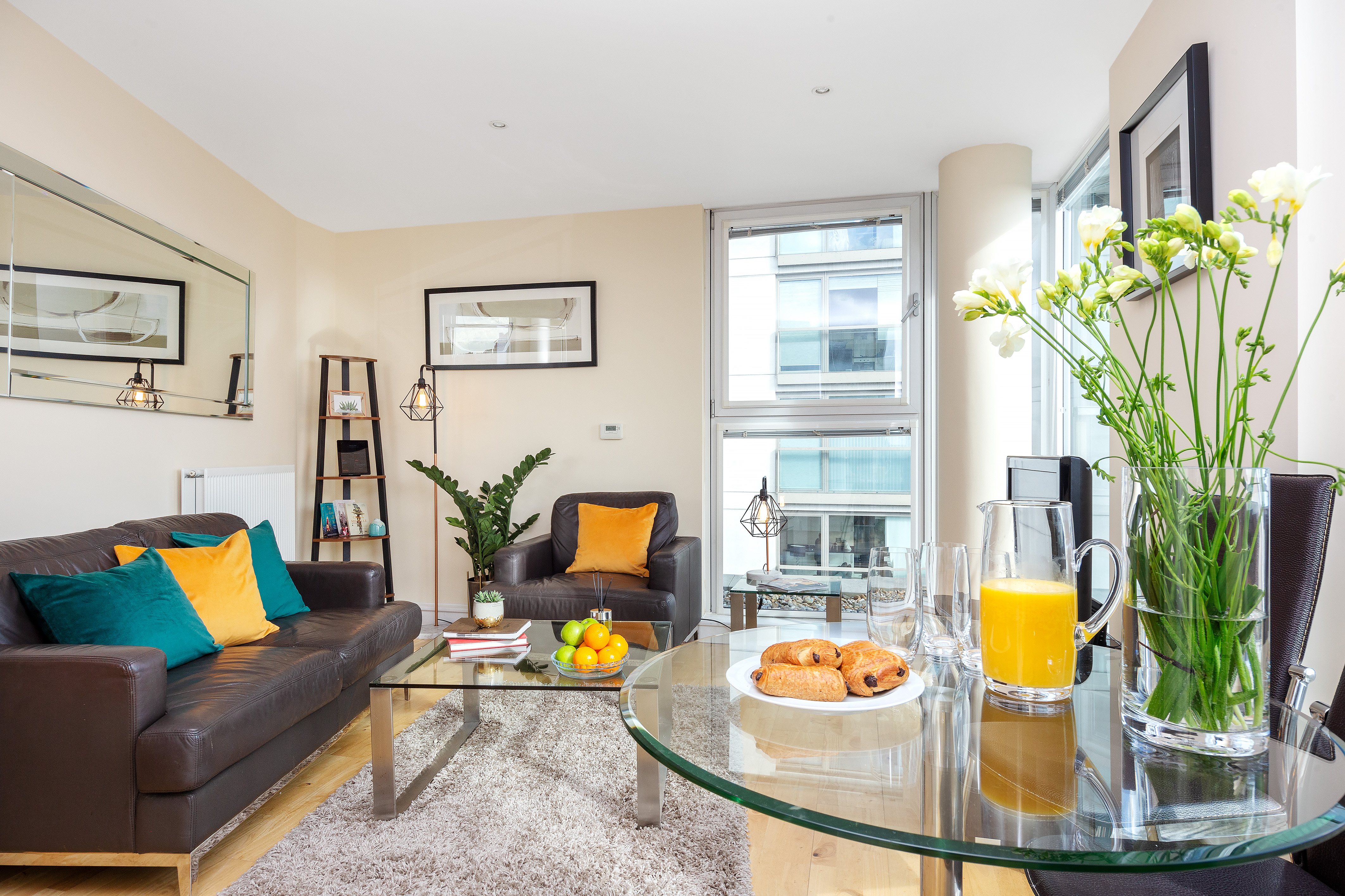 Luxurious Lanterns Court Two-Bedrooms Apartments 25/50