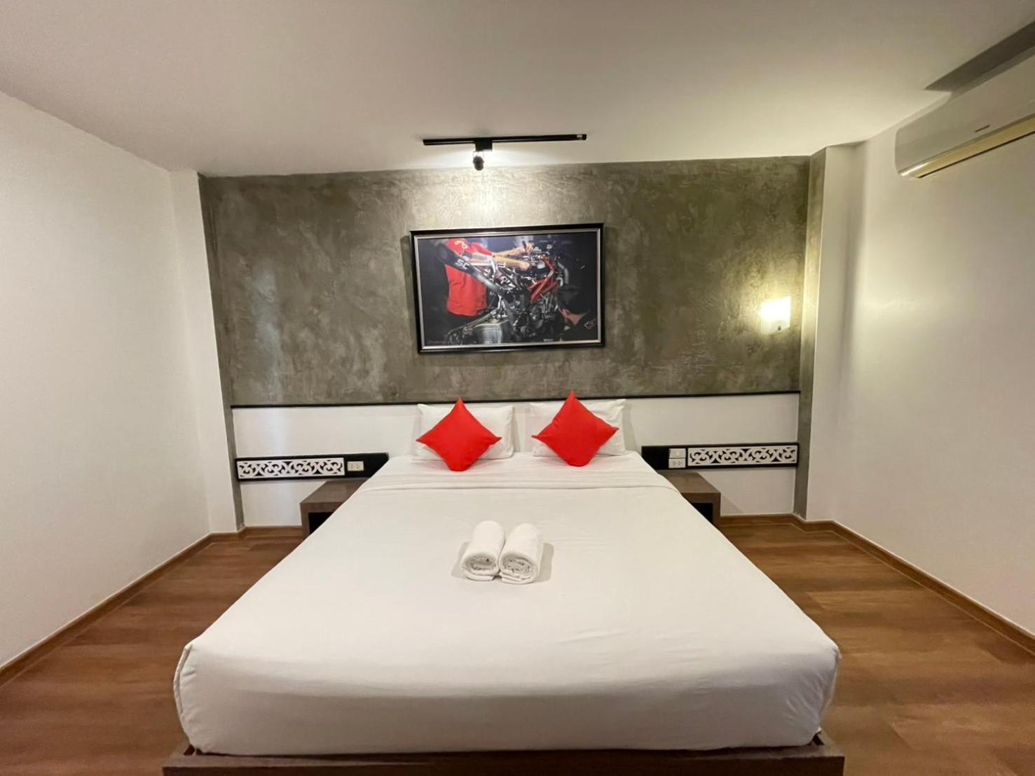 The S Hotel 20/82