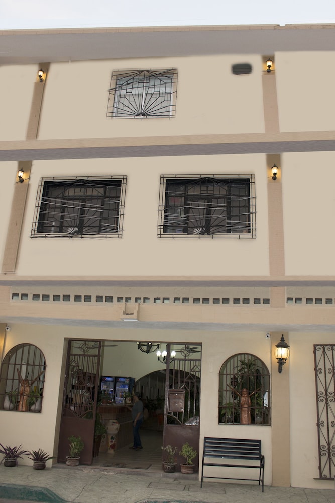 Hotel Cervantino 1/50