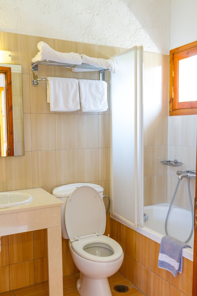 Ideal Hotel 39/41