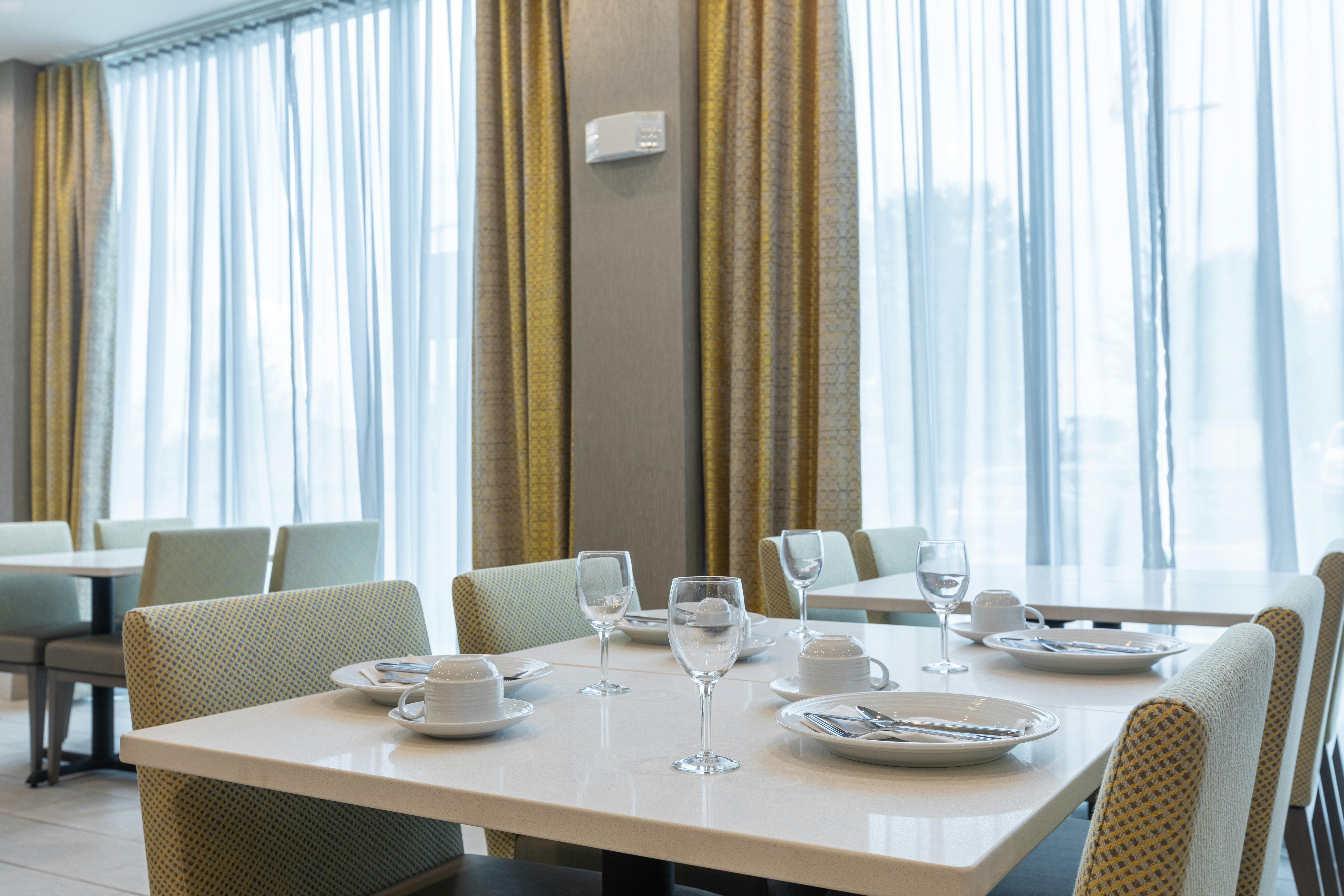 Holiday Inn Woodruff Road 41/53