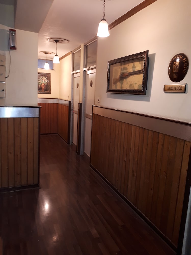 LALS HAVELI 13/47