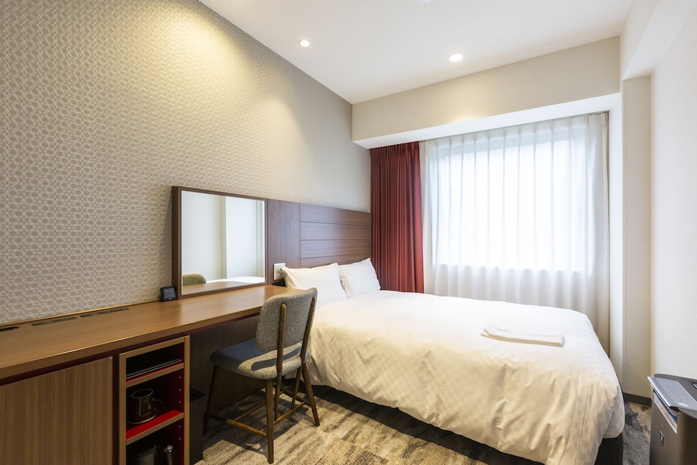 ROOM, SINGLE