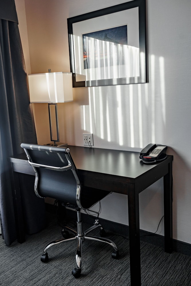 Park Inn By Radisson Edmonton Airport 32/60