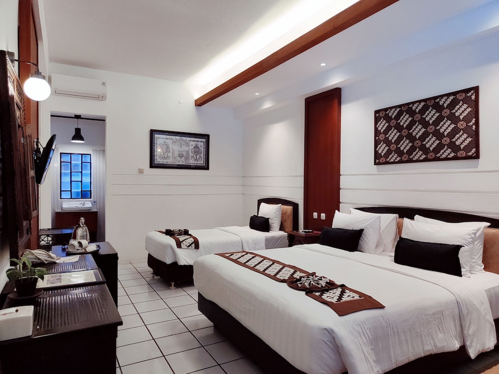 Paku Mas Hotel 14/41
