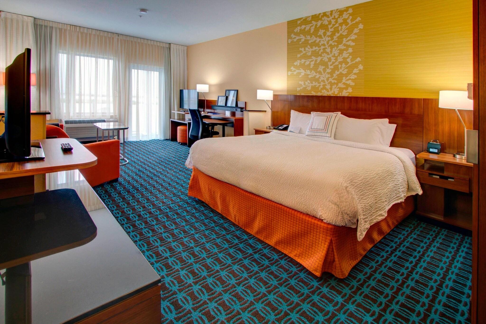 Suite, King Bed, Bay View