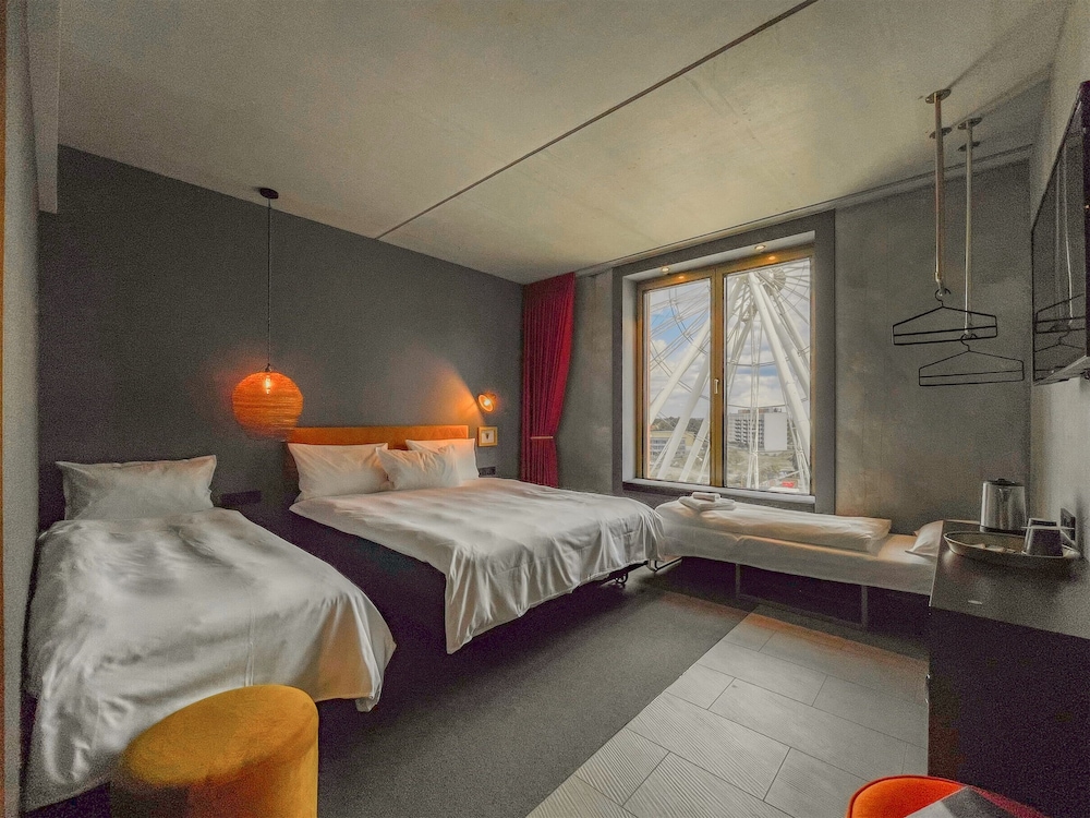 Family, Single Bed, Queen Bed, Sofa