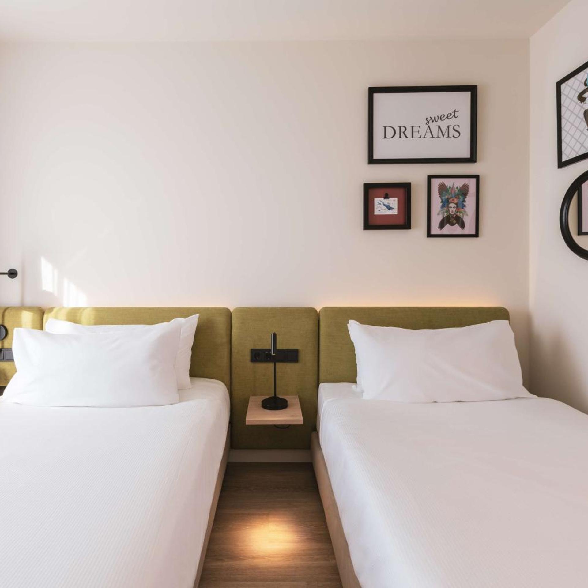 Room, Single Bed