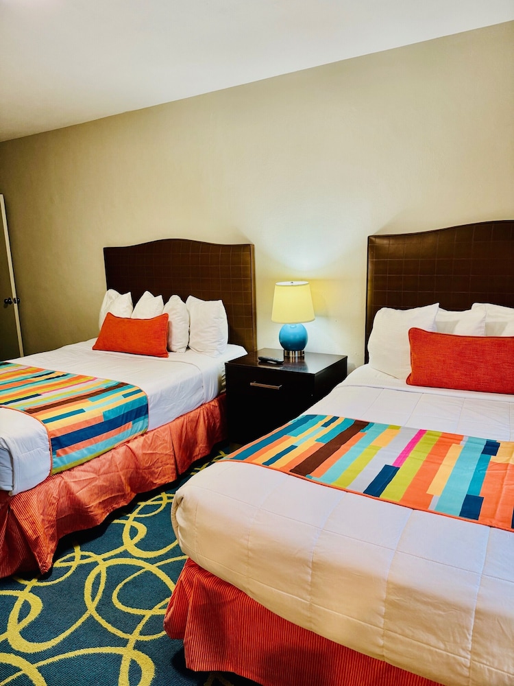 Silver Seas Beach Resort 18/67