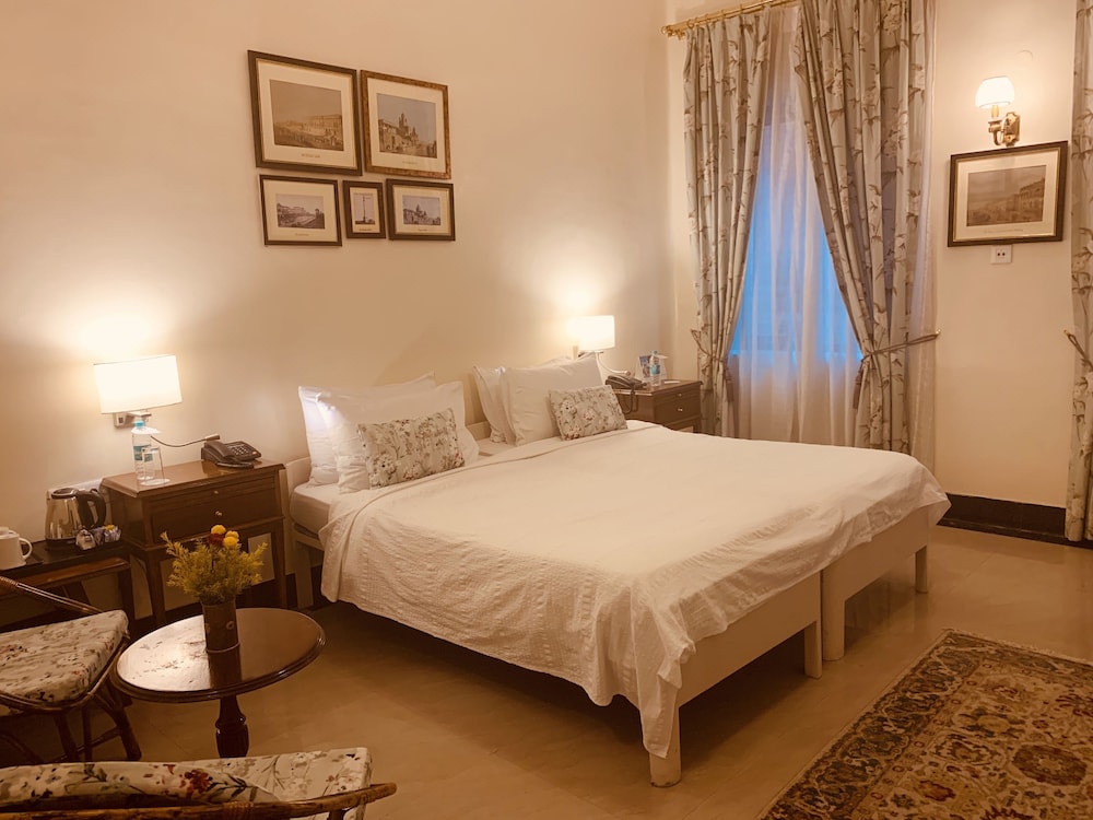 The Elgin Fairlawn Kolkata 18/60