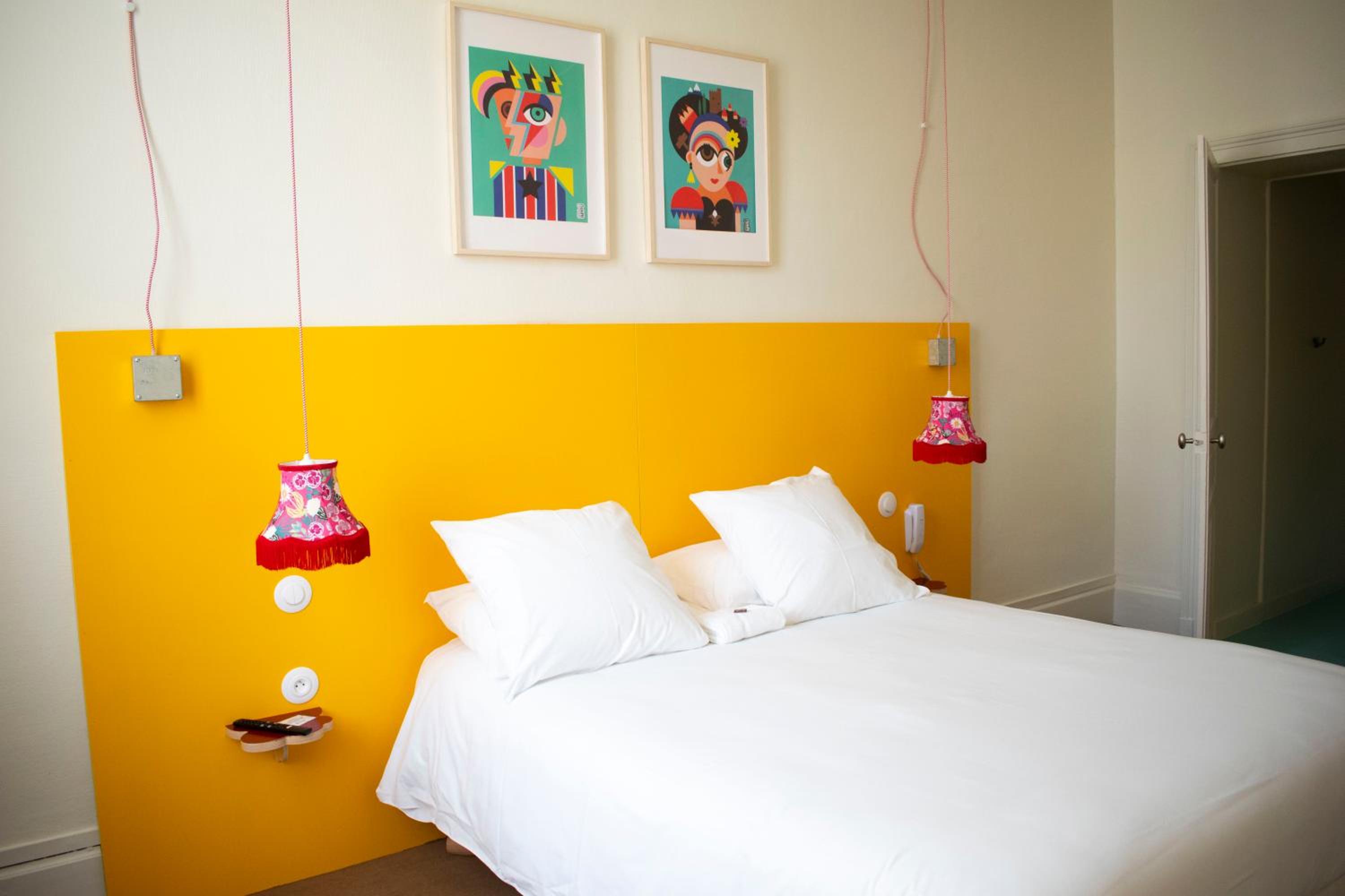 Arty, Double Bed