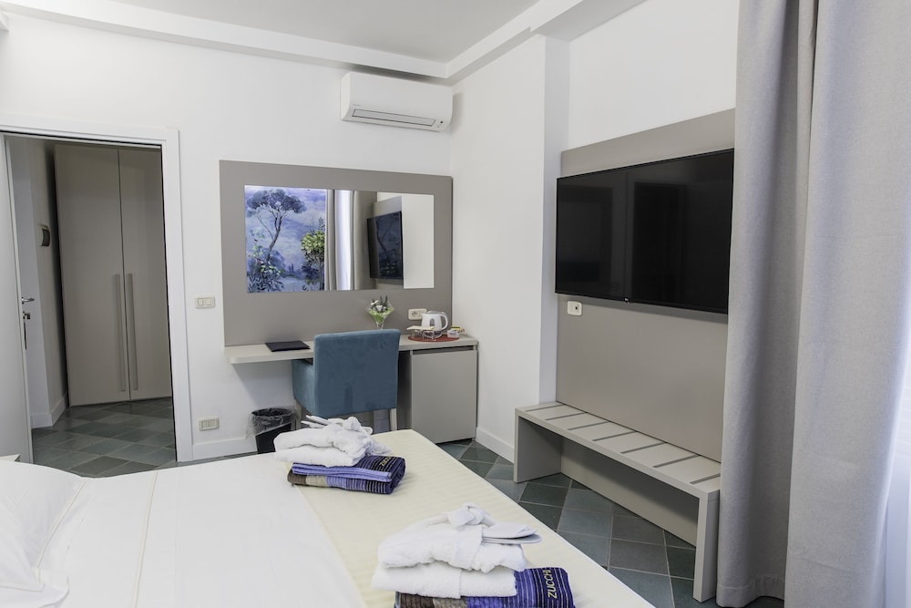 Hotel L Approdo 64/78