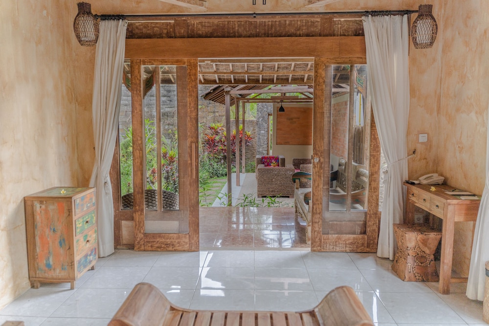 SENETAN VILLAS AND SPA RESORT 6/50