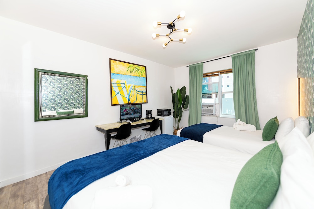 GALLERY, DOUBLE BED