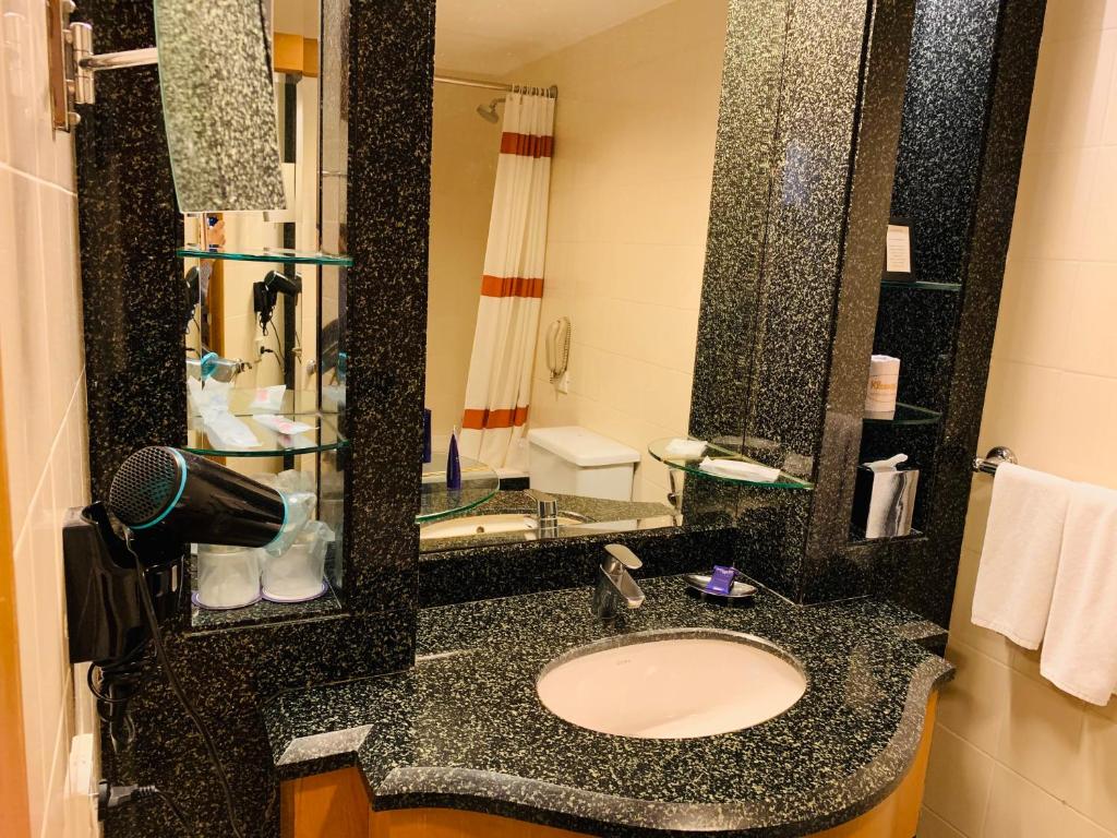 Deluxe, Twin Beds, Balcony