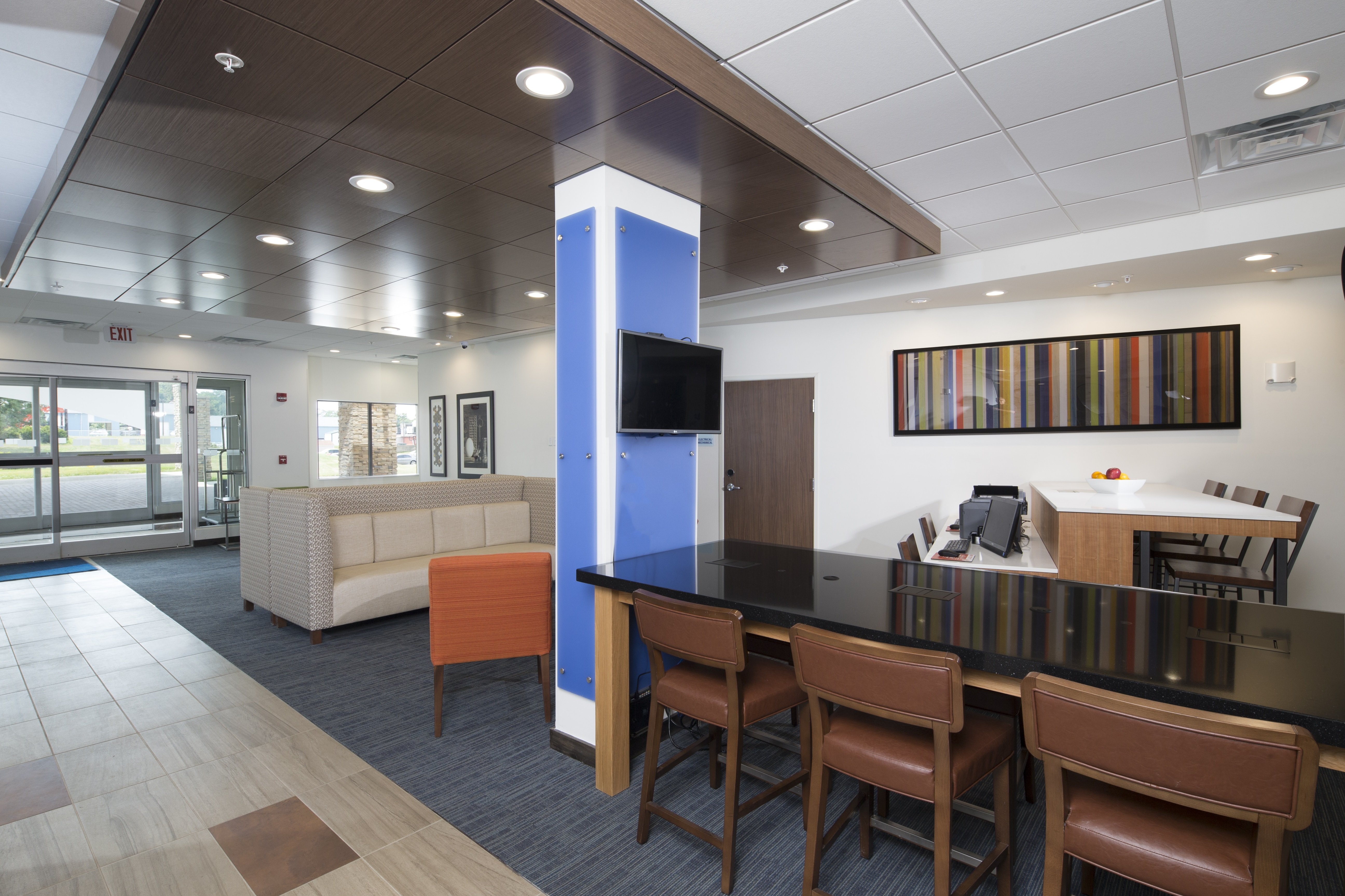 Holiday Inn Express Suites La Porte 26/44