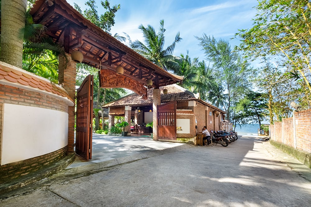 Coco Palm Beach Resort Spa 36/50