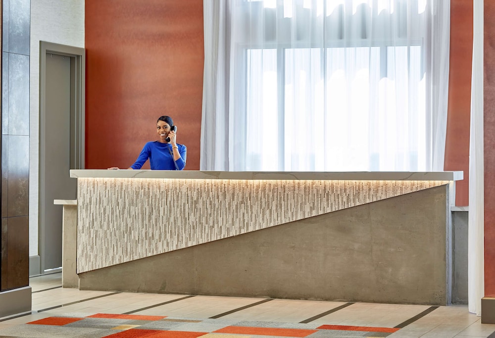 Hampton Inn and Suites Atlanta Midtown 7/53