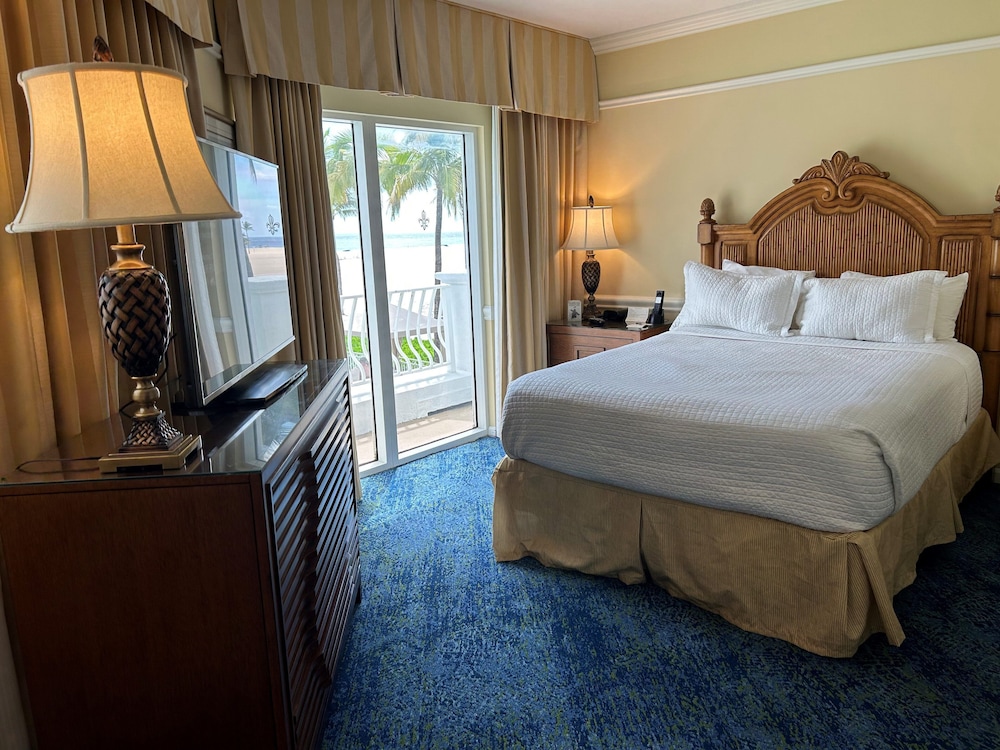 1 BEDROOM, PREMIUM, SUITE, PARTIAL OCEAN VIEW