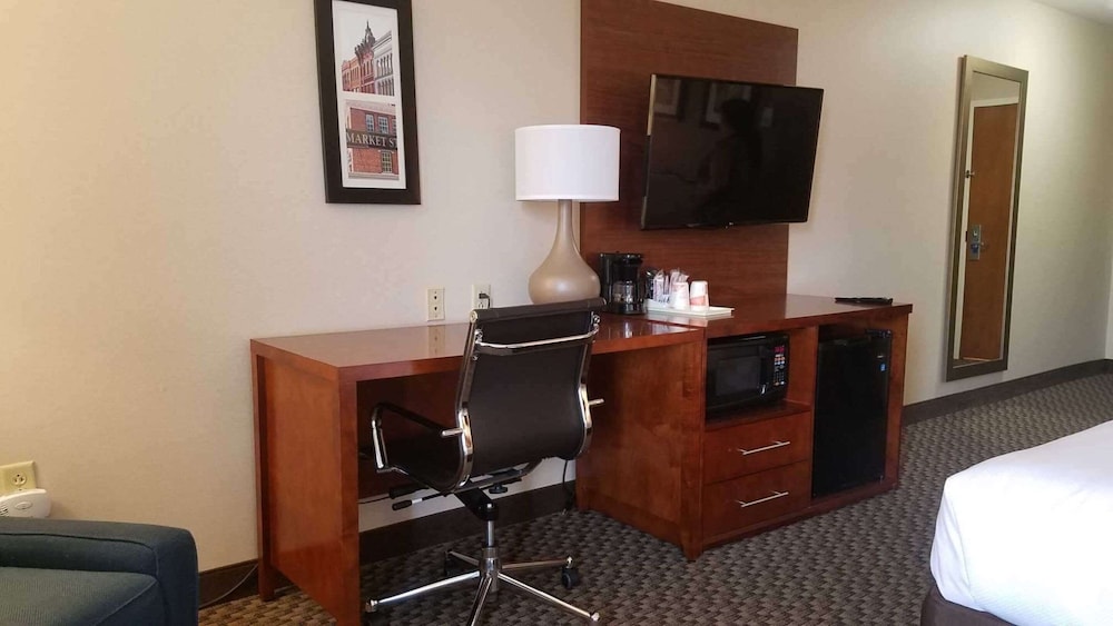 Comfort Inn Airport Roanoke VA 47/53