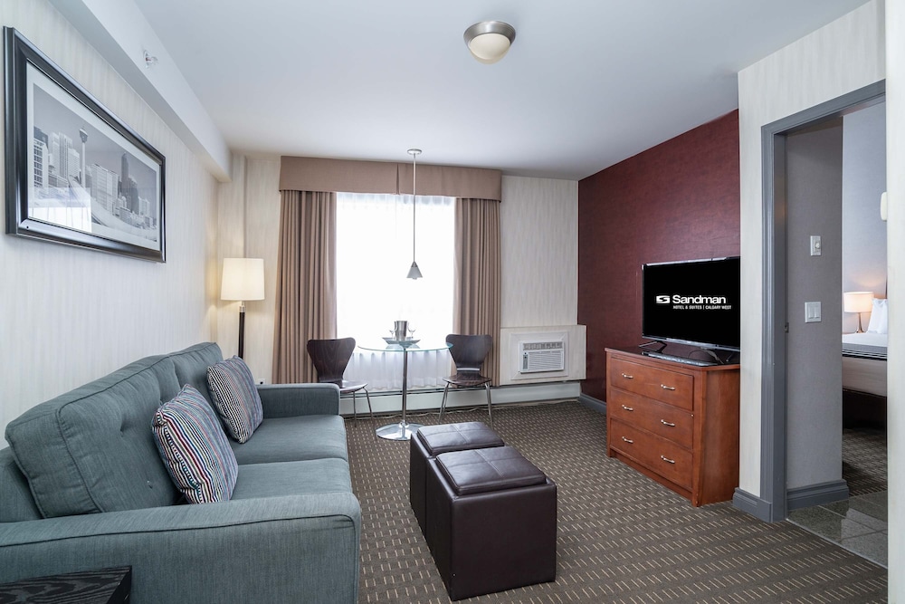 Sandman Hotel and Suites Calgary West 38/67