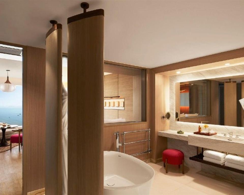 Taj Club Sea View King