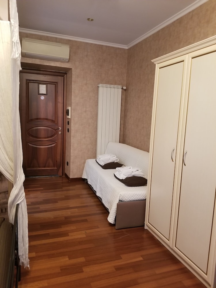 B B Le Suite Di Via Catone 50/69
