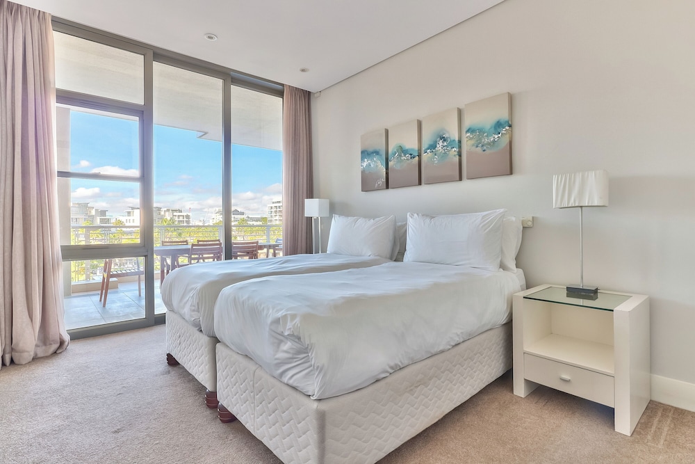 3 Bedrooms, Luxury, Apartment