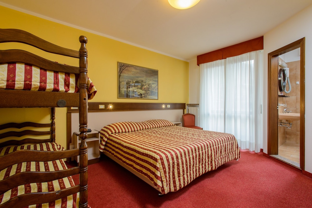 Hotel Papa 19/51