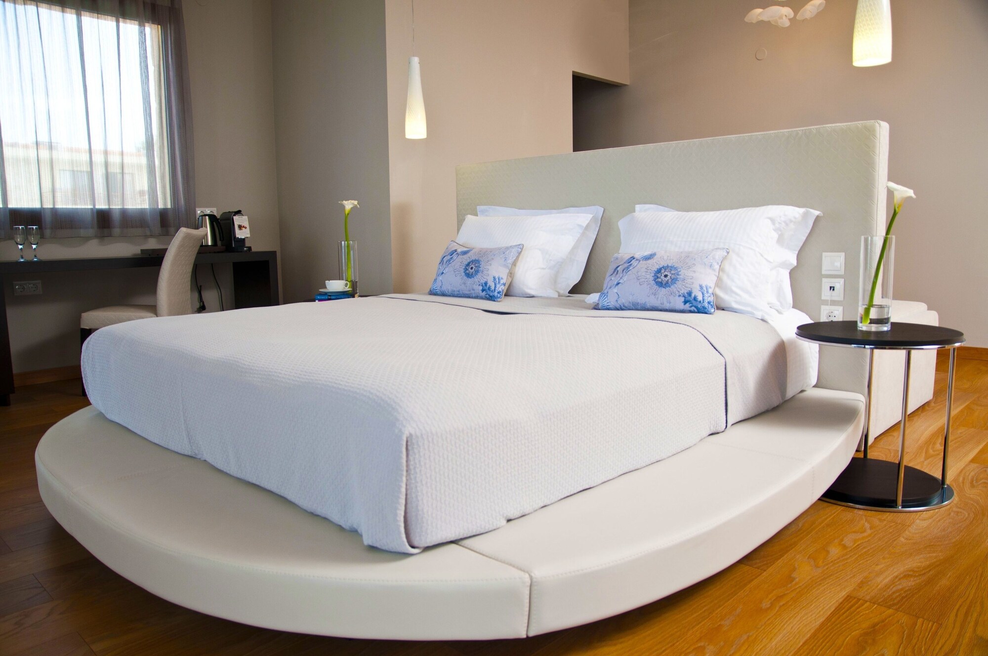 Suite, Partial Sea View