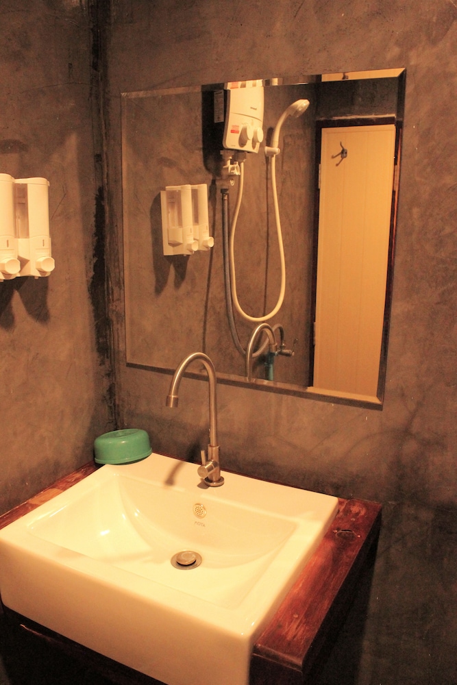 Ploynam Homestay 42/45