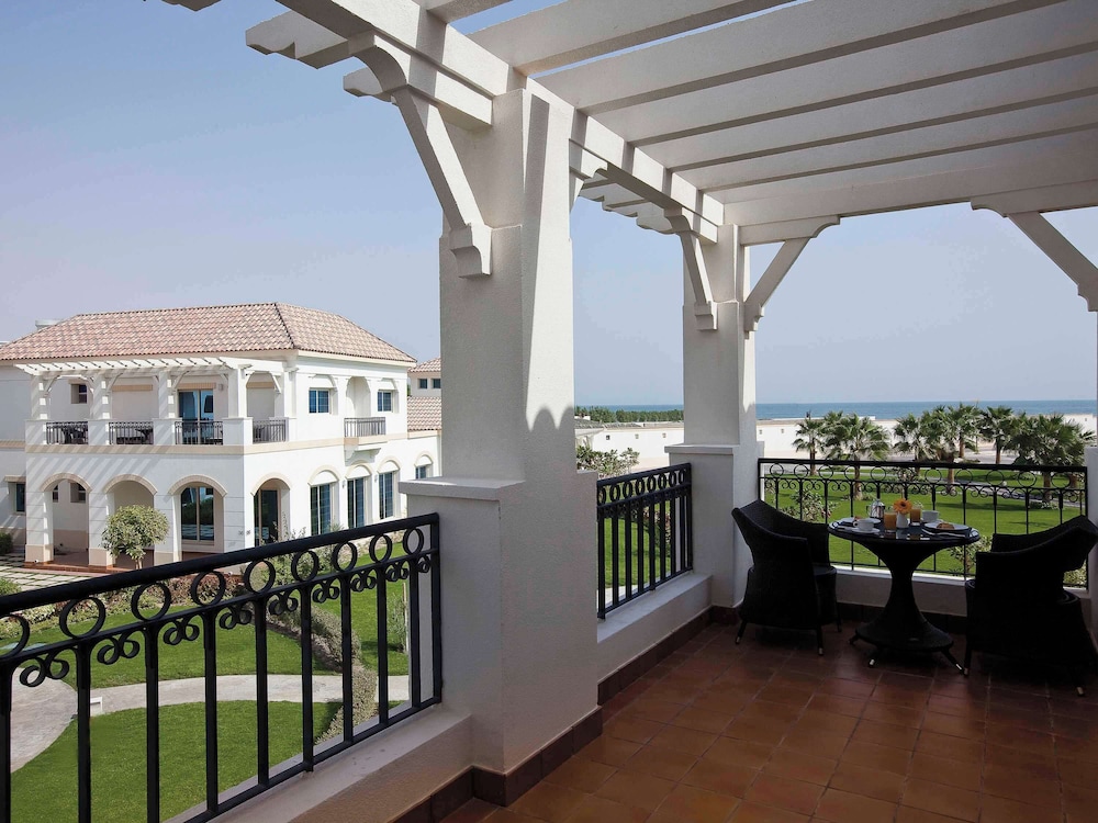 منتجع موڤنبيك شاطئ الخُبر(Movenpick Beach Resort Al Khobar) 10/71