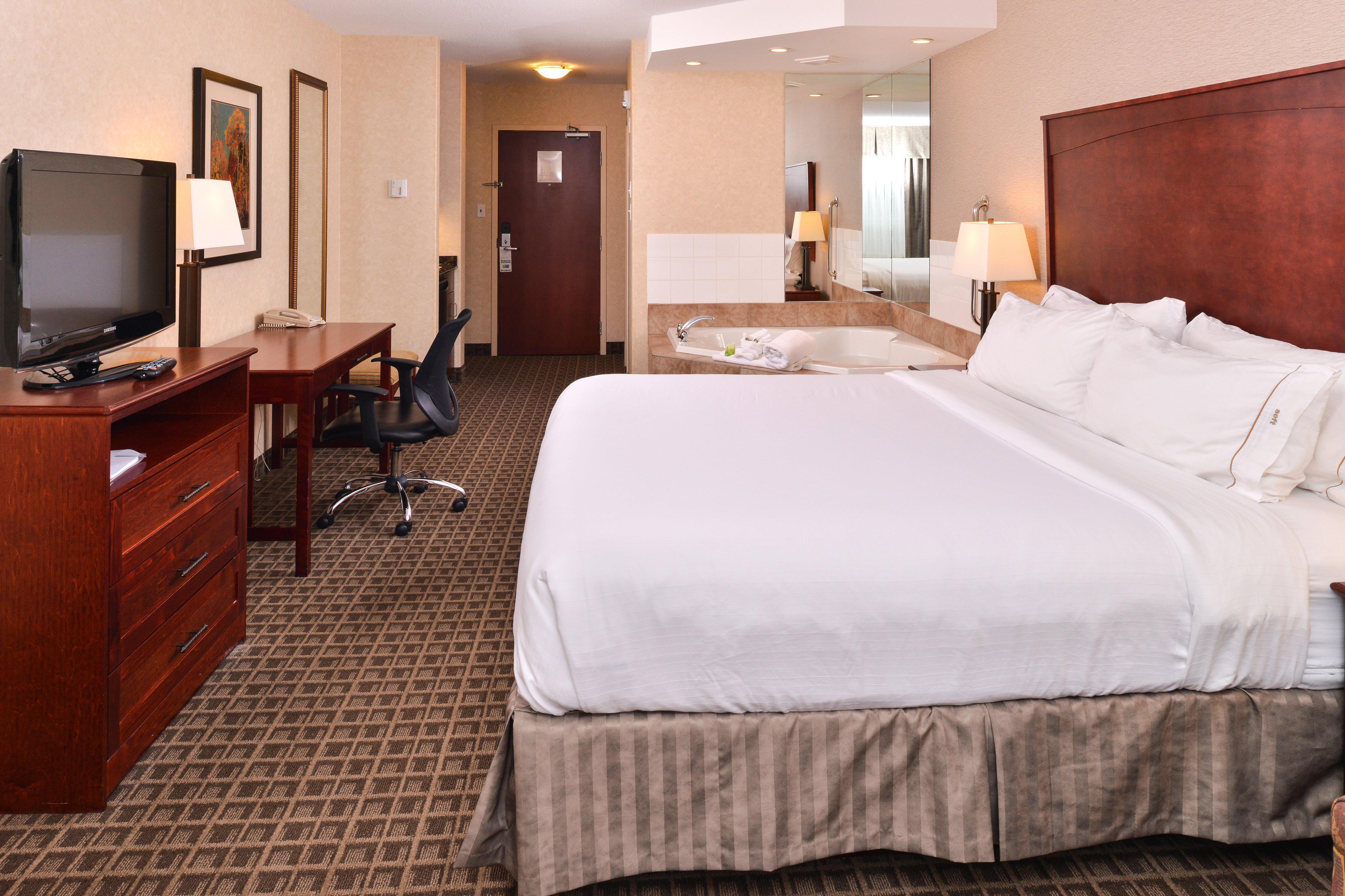 Holiday Inn Express And Suites Edmonton North 42/75