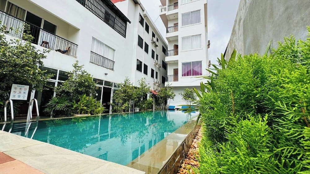Holy Angkor Hotel 59/65