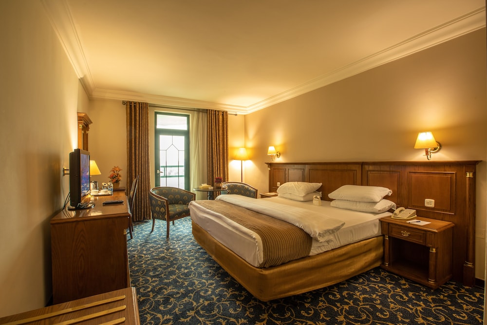 Bristol Hotel Amman 10/50