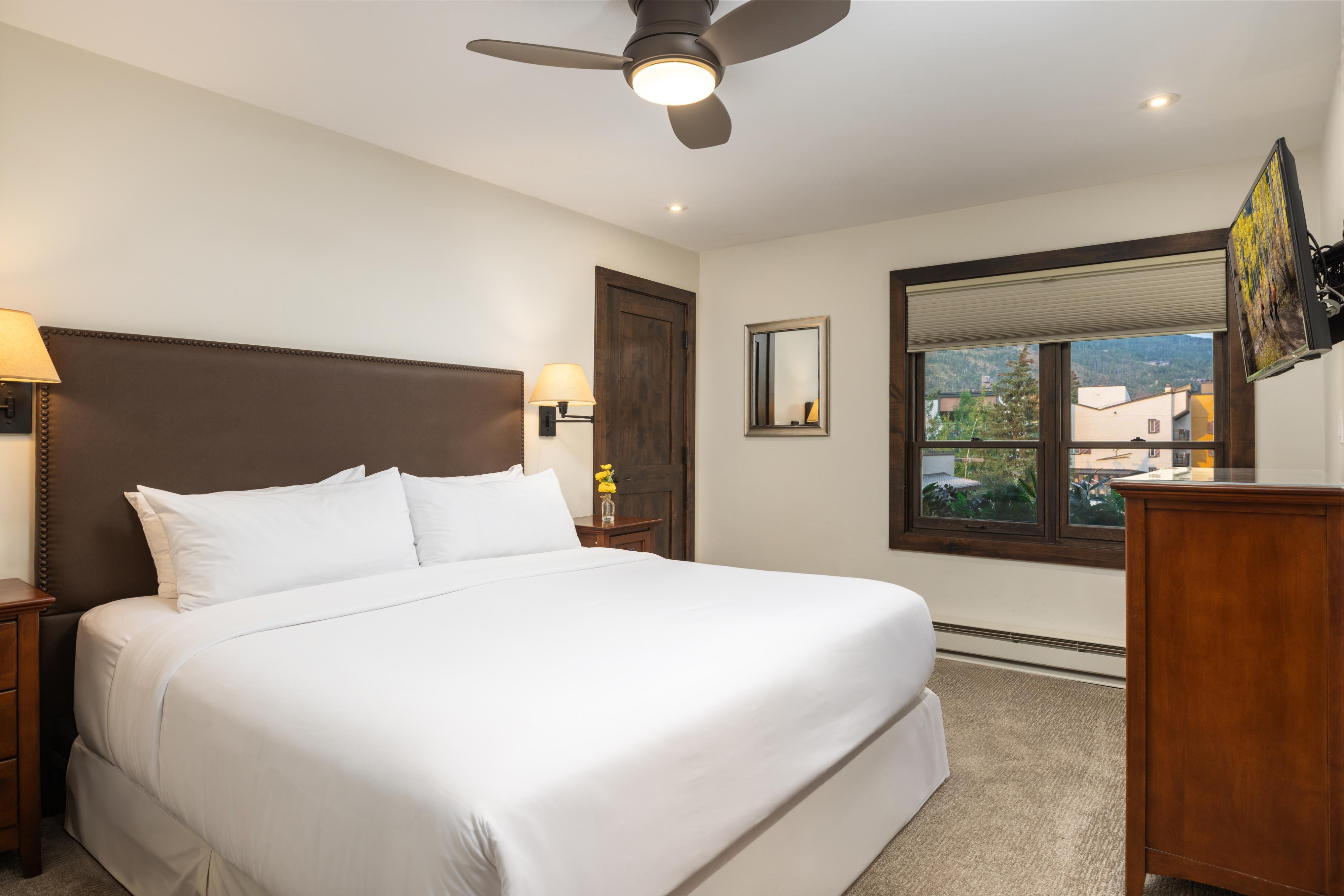 Montaneros Condominiums 5/50