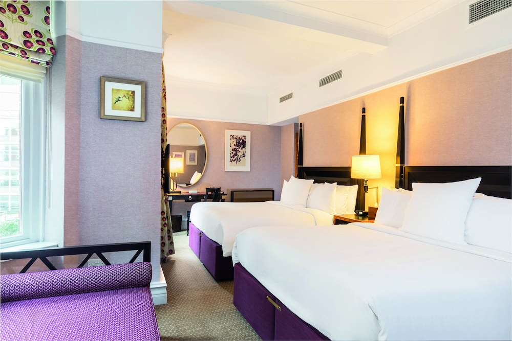 ST ERMINS HOTEL 18/41