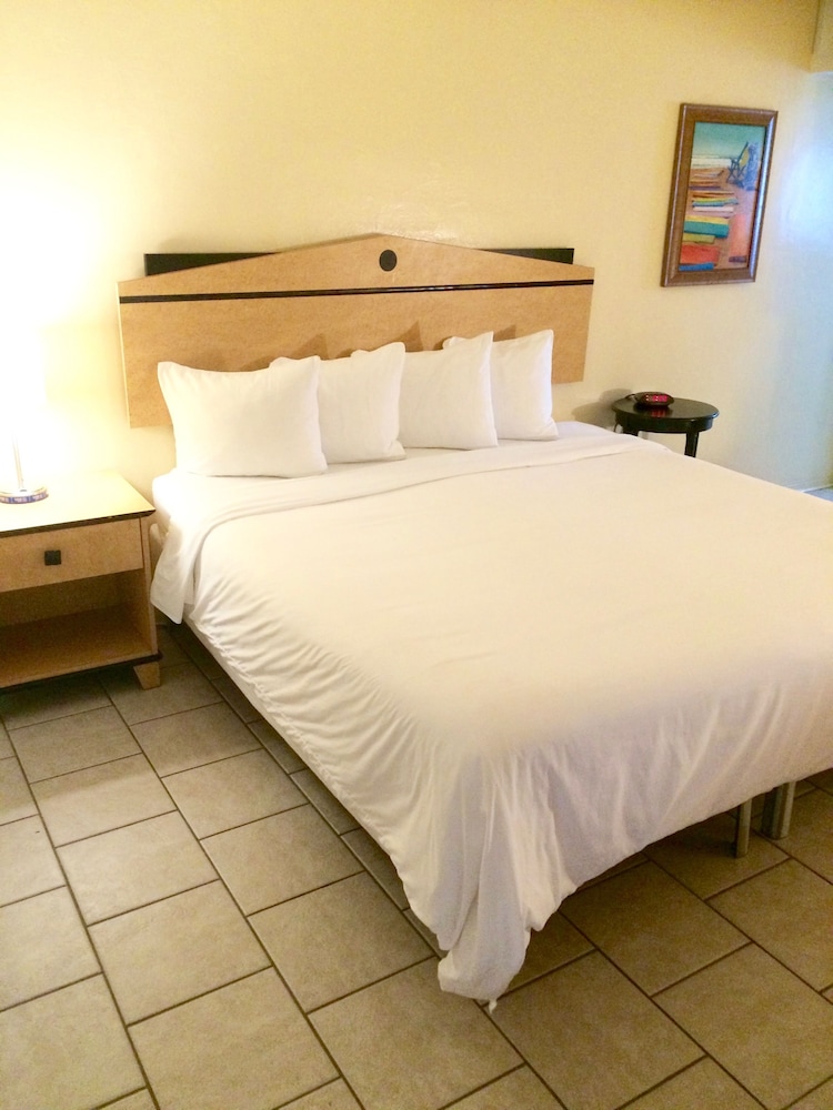Great Escape Inn 32/75
