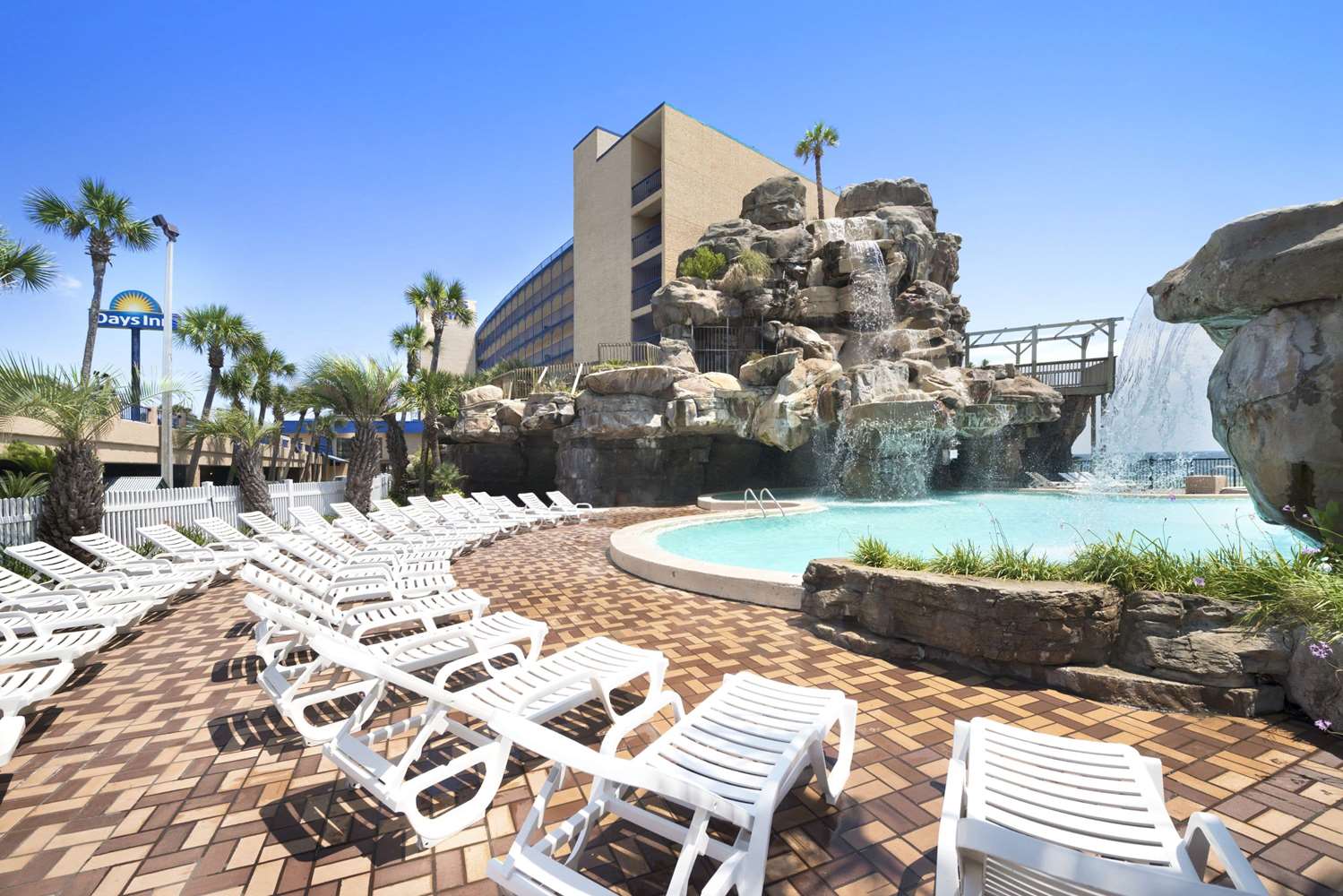 Days Inn By Wyndham Panama City Beach/Ocean Front 48/53