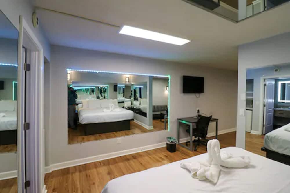 Envi Boutique Hotel 55/74